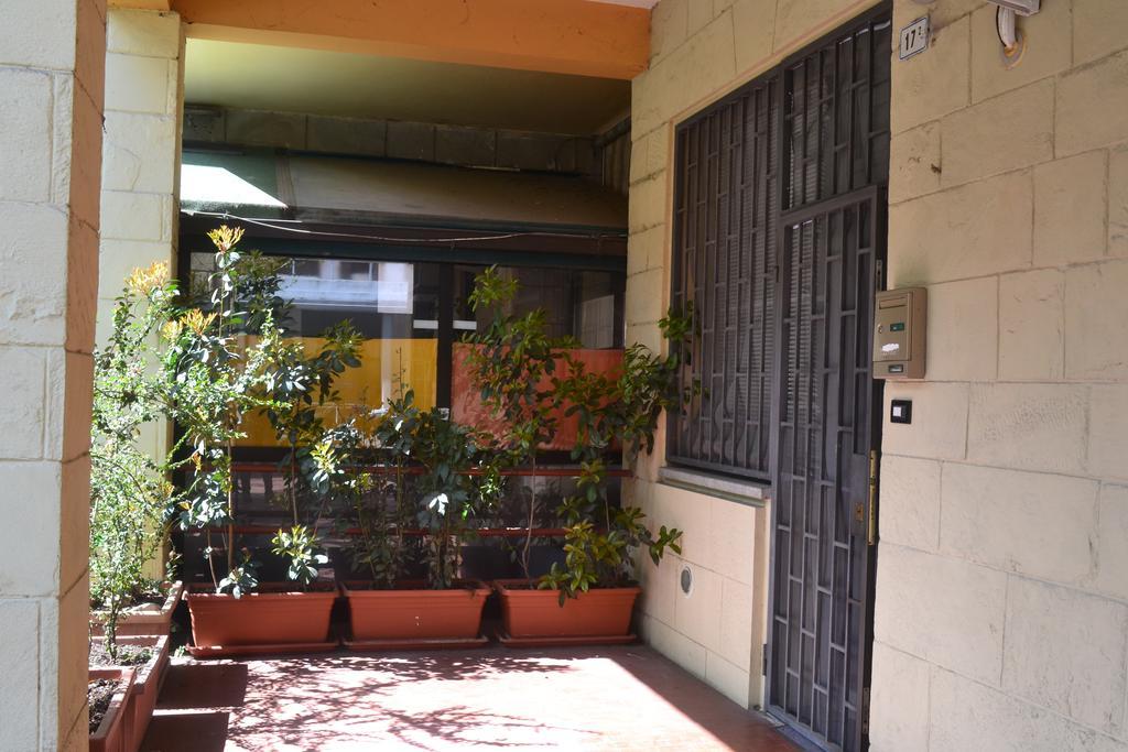 Casa Lory Apartment Болоня Стая снимка